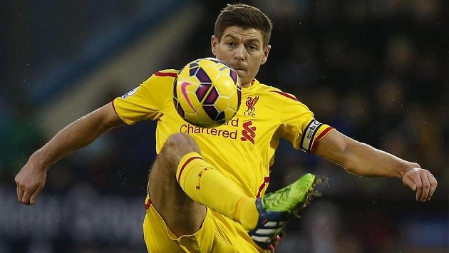 Kapitán Steven Gerrard dá po sezóně Liverpoolu sbohem... Kapitán Steven Gerrard dá po sezóně Liverpoolu sbohem...