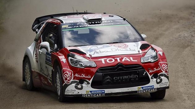 Britský jezdec Kris Meeke s irským spolujezdcem Paul Nagle v Citroenu DS3 WRC. Britský jezdec Kris Meeke s irským spolujezdcem Paul Nagle v Citroenu DS3 WRC.