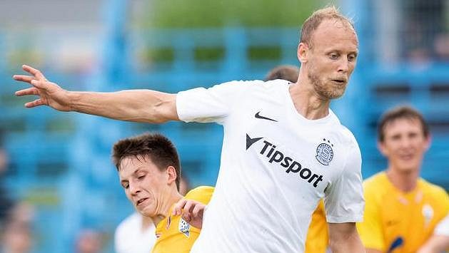 Semih Kaya v dresu Sparty během přípravného utkání v Benešově. Semih Kaya v dresu Sparty během přípravného utkání v Benešově.