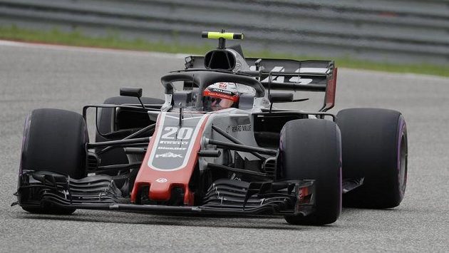 Dánský pilot Kevin Magnussen na trati GP USA. Dánský pilot Kevin Magnussen na trati GP USA.