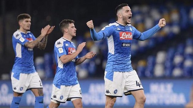 Fotbalisté Neapole se radují z postupu Fotbalisté Neapole se radují z postupu