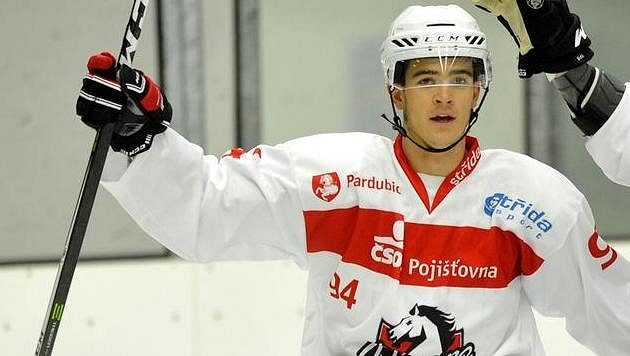 Jordan Perret z Pardubic se raduje z gólu proti Slovanu. Jordan Perret z Pardubic se raduje z gólu proti Slovanu.