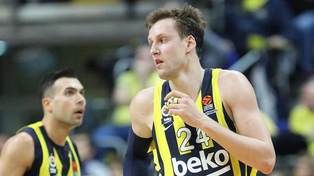 Basketbalisté Fenerbahce s Janem Veselým nenavážou v Evropské lize na tři předchozí finálové účasti Basketbalisté Fenerbahce s Janem Veselým nenavážou v Evropské lize na tři předchozí finálové účasti
