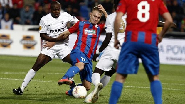 Jakub Hora (uprostřed) si na jaře pokračování Evropské ligy neužije. Jakub Hora (uprostřed) si na jaře pokračování Evropské ligy neužije.