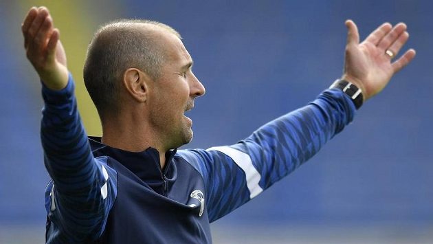 Trenér Slovanu Liberec Miroslav Holeňák. Trenér Slovanu Liberec Miroslav Holeňák.