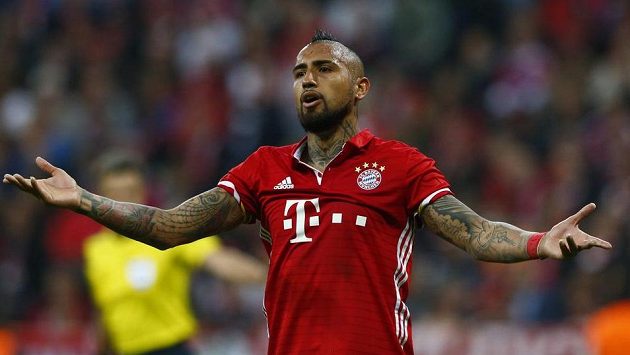 V závěru prvního poločasu měl Arturo Vidal šanci zvýšit náskok Bayernu, nařízenou penaltu však neproměnil. V závěru prvního poločasu měl Arturo Vidal šanci zvýšit náskok Bayernu, nařízenou penaltu však neproměnil.