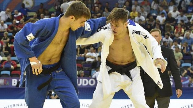 Judista Jakub Ječmínek (v bílém) porazil na mistrovství světa v Baku v 1. kole váhy do 73 kilogramů světovou devítku Arthura Margelidona z Kanady. Judista Jakub Ječmínek (v bílém) porazil na mistrovství světa v Baku v 1. kole váhy do 73 kilogramů světovou devítku Arthura Margelidona z Kanady.