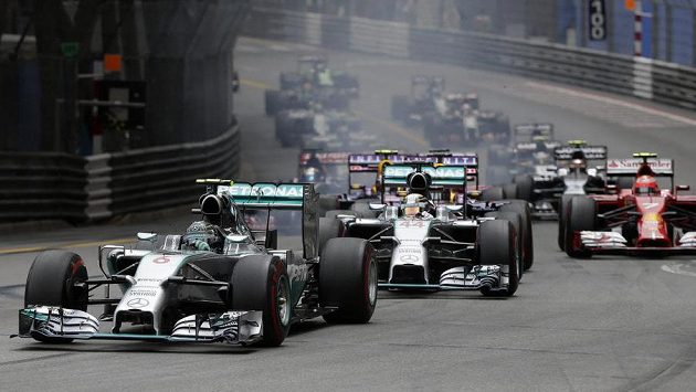 Nico Rosberg se ujal vedení v Monte Carlu hned po start a držel ho i v cíli. Nico Rosberg se ujal vedení v Monte Carlu hned po start a držel ho i v cíli.