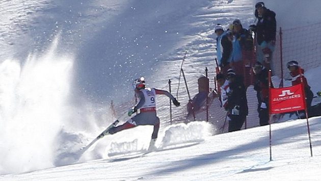 Američan Bode Miller v Beaver Creeku trefil branku a ošklivě spadl. Američan Bode Miller v Beaver Creeku trefil branku a ošklivě spadl.