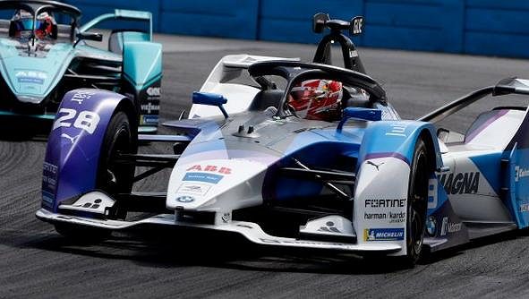 Formule 2 se v Číně kvůli koronaviru letos nepojede. Formule 2 se v Číně kvůli koronaviru letos nepojede.