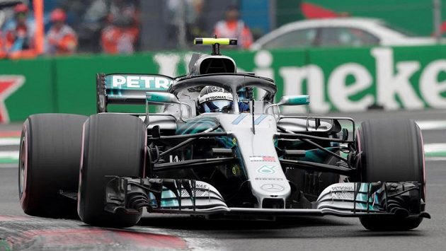 Valtteri Bottas během tréninku. Valtteri Bottas během tréninku.