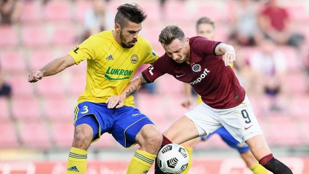 Petr Buchta v dresu Zlína mění angažmá a přestupuje do Karviné. Petr Buchta v dresu Zlína mění angažmá a přestupuje do Karviné.