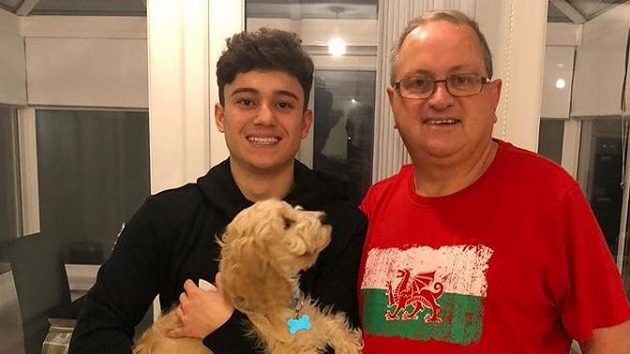 Fotbalista Daniel James se svým otcem. Fotbalista Daniel James se svým otcem.