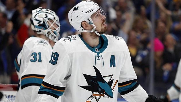 Zklamaní hráči San Jose si finále Stanley Cupu nezahrají. Zklamaní hráči San Jose si finále Stanley Cupu nezahrají.