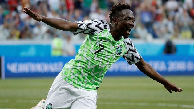 Nigerijský hrdina Ahmed Musa dvěma trefami potopil Island. Nigerijský hrdina Ahmed Musa dvěma trefami potopil Island.