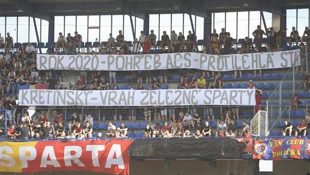 Fanoušci Sparty poslali majiteli klubu během utkání se Slováckem jasný vzkaz. Radost z něj na Letné určitě neměli. Fanoušci Sparty poslali majiteli klubu během utkání se Slováckem jasný vzkaz. Radost z něj na Letné určitě neměli.