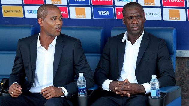 Legendy (zleva) Clarence Seedorf a Patrick Kluivert končí v roli trenérů Kamerunu. Legendy (zleva) Clarence Seedorf a Patrick Kluivert končí v roli trenérů Kamerunu.