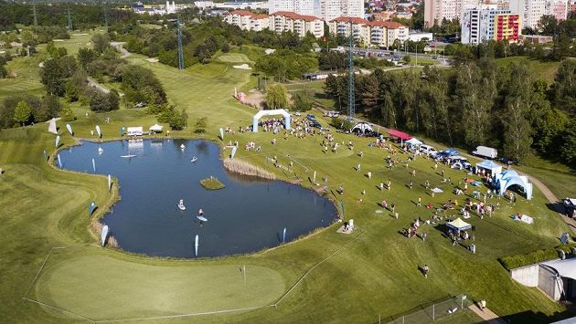 Nezvyklý šampionát na golfovém pažitu. Nezvyklý šampionát na golfovém pažitu.