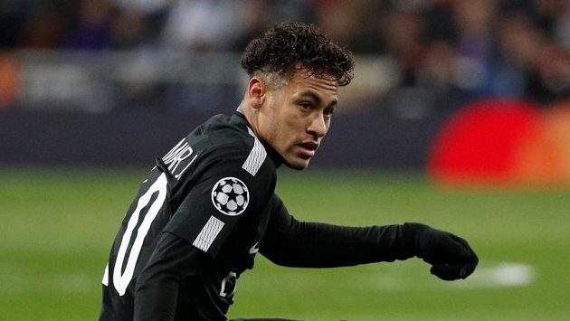 Neymar z PSG při utkání Ligy mistrů s Realem Madrid. Do odvety kvůli zranění nezasáhne. Neymar z PSG při utkání Ligy mistrů s Realem Madrid. Do odvety kvůli zranění nezasáhne.