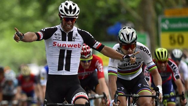 Australan Michael Matthews v cíli třetí etapy Kolem Švýcarska. Australan Michael Matthews v cíli třetí etapy Kolem Švýcarska.
