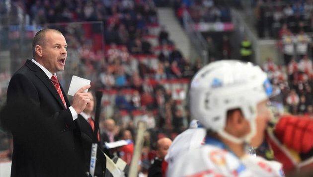 Trenér HC Dynamo Pardubice Richard Král uspěl na ledě Pardubic. Trenér HC Dynamo Pardubice Richard Král uspěl na ledě Pardubic.