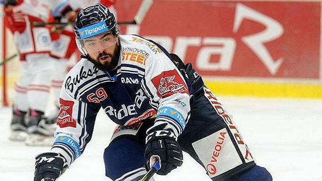 Útočník Roman Szturc už ve Vítkovicích nebude pokračovat. Útočník Roman Szturc už ve Vítkovicích nebude pokračovat.