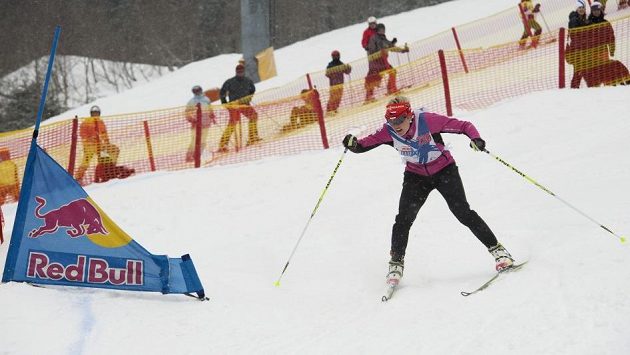 Biatlonistka Gabriela Soukalová s mírně vyděšeným výrazem na trati Red Bull Nordix. Biatlonistka Gabriela Soukalová s mírně vyděšeným výrazem na trati Red Bull Nordix.