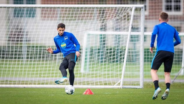 Fotbalisté bundesligového týmu Hertha BSC během tréninku. Fotbalisté bundesligového týmu Hertha BSC během tréninku.