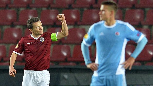 Útočník Sparty David Lafata se raduje z vedoucího gólu proti Slovanu. Útočník Sparty David Lafata se raduje z vedoucího gólu proti Slovanu.