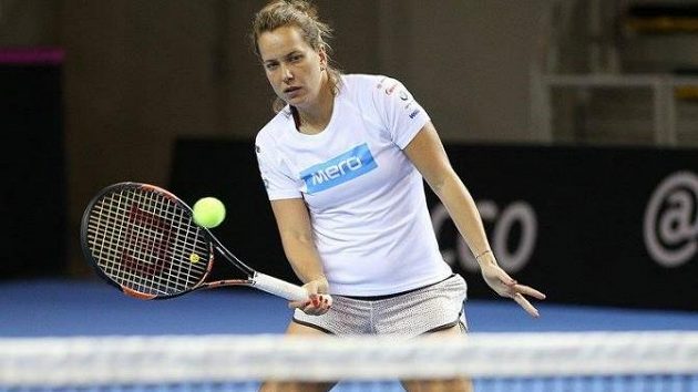 Česká tenistka Barbora Strýcová. Česká tenistka Barbora Strýcová.