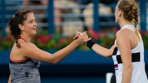 Viktória Kužmová gratuluje k postupu Petře Kvitové Viktória Kužmová gratuluje k postupu Petře Kvitové