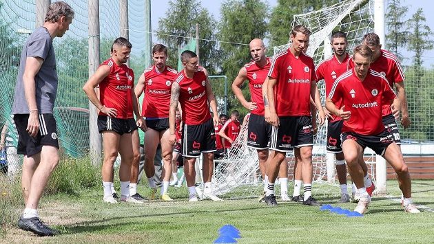 Fotbalisté Českých Budějovic v přípravě na nový soutěžní ročník. Fotbalisté Českých Budějovic v přípravě na nový soutěžní ročník.