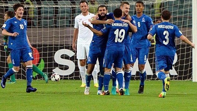 Fotbalisté Ázerbájdžánu se radují z vítězného gólu proti Norsku. Fotbalisté Ázerbájdžánu se radují z vítězného gólu proti Norsku.