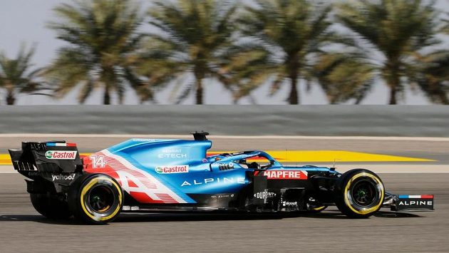 Fernando Alonso na trati v Bahrajnu. Fernando Alonso na trati v Bahrajnu.