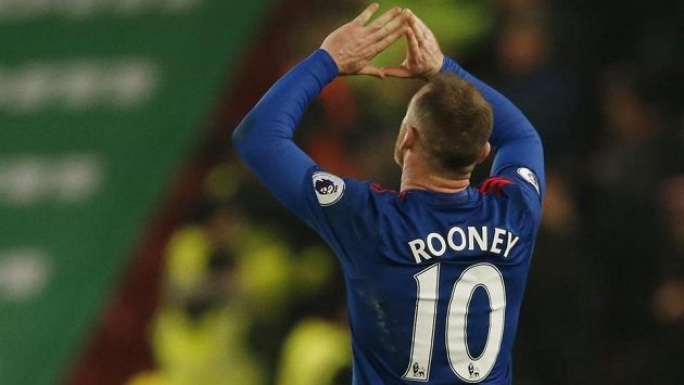 Wayne Rooney slaví svůj slavný gól... Wayne Rooney slaví svůj slavný gól...