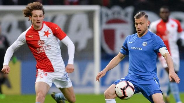 Zleva Alex Král ze Slavie a Radim Breite z Liberce. Zleva Alex Král ze Slavie a Radim Breite z Liberce.