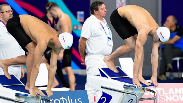 Jakub Štemberk (vlevo) a Sebastian Luňák na startu závodu Jakub Štemberk (vlevo) a Sebastian Luňák na startu závodu