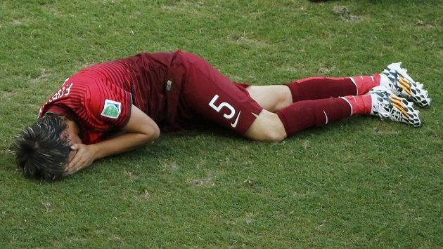 Zraněný portugalský bek Fabio Coentrao už na MS dohrál. Zraněný portugalský bek Fabio Coentrao už na MS dohrál.