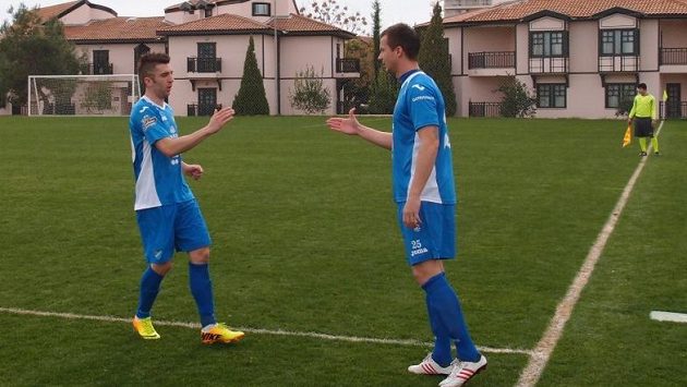 Václav Svěrkoš (vpravo) vede s Baníkem a jeho bývalým majitelem Tomášem Peterou exekuční řízení. Václav Svěrkoš (vpravo) vede s Baníkem a jeho bývalým majitelem Tomášem Peterou exekuční řízení.