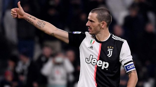 Hvězdný obránce Leonardo Bonucci prodloužil smlouvu s Juventusem do roku 2024. Hvězdný obránce Leonardo Bonucci prodloužil smlouvu s Juventusem do roku 2024.