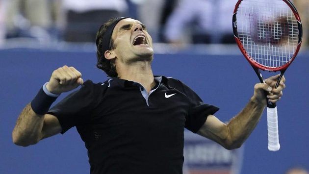 Radost Rogera Federera po posledním míčku ve čtvrtfinálovém duelu s Gaëlem Monfilsem. Radost Rogera Federera po posledním míčku ve čtvrtfinálovém duelu s Gaëlem Monfilsem.