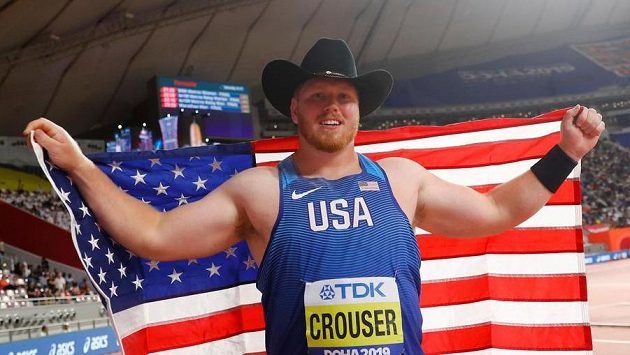 Američan Ryan Crouser na snímku z roku 2019 z MS v Kataru. Američan Ryan Crouser na snímku z roku 2019 z MS v Kataru.