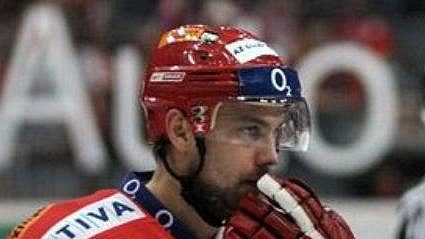 Obránce Slavie Petr Kadlec Obránce Slavie Petr Kadlec