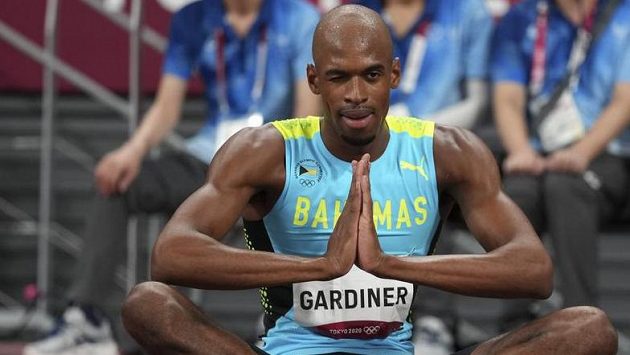 Olympijské finále v běhu na 400 metrů vyhrál v Tokiu mistr světa Steven Gardiner z Baham Olympijské finále v běhu na 400 metrů vyhrál v Tokiu mistr světa Steven Gardiner z Baham
