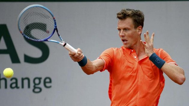 Tomáš Berdych v utkání 3. kola tenisového French Open. Tomáš Berdych v utkání 3. kola tenisového French Open.
