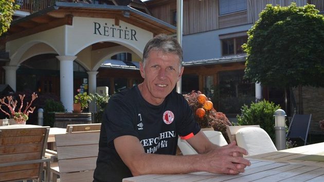 Jaroslav Šilhavý, trenér fotbalistů Slavie, na soustředění českého mistra v Rakousku. Jaroslav Šilhavý, trenér fotbalistů Slavie, na soustředění českého mistra v Rakousku.