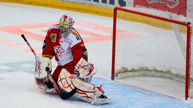 Brankář Miroslav Kopřiva ještě v dresu Slavie. Brankář Miroslav Kopřiva ještě v dresu Slavie.