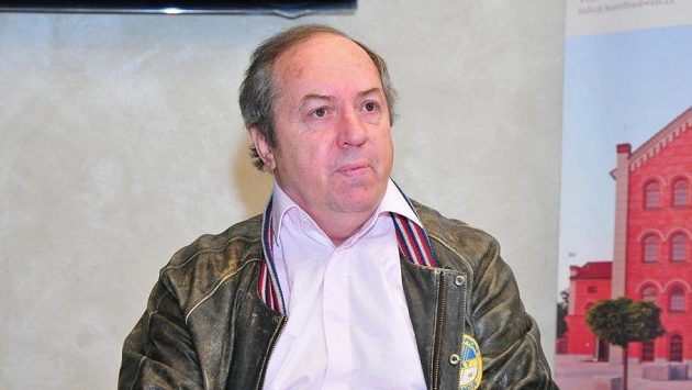 Legenda českého hokeje Milan Nový. Legenda českého hokeje Milan Nový.