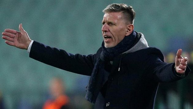 Trenér Jaroslav Šilhavý během utkání v Bulharsku. Trenér Jaroslav Šilhavý během utkání v Bulharsku.