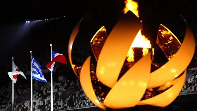 Po 16 dnech zhasl nad Tokiem olympijský oheň Po 16 dnech zhasl nad Tokiem olympijský oheň